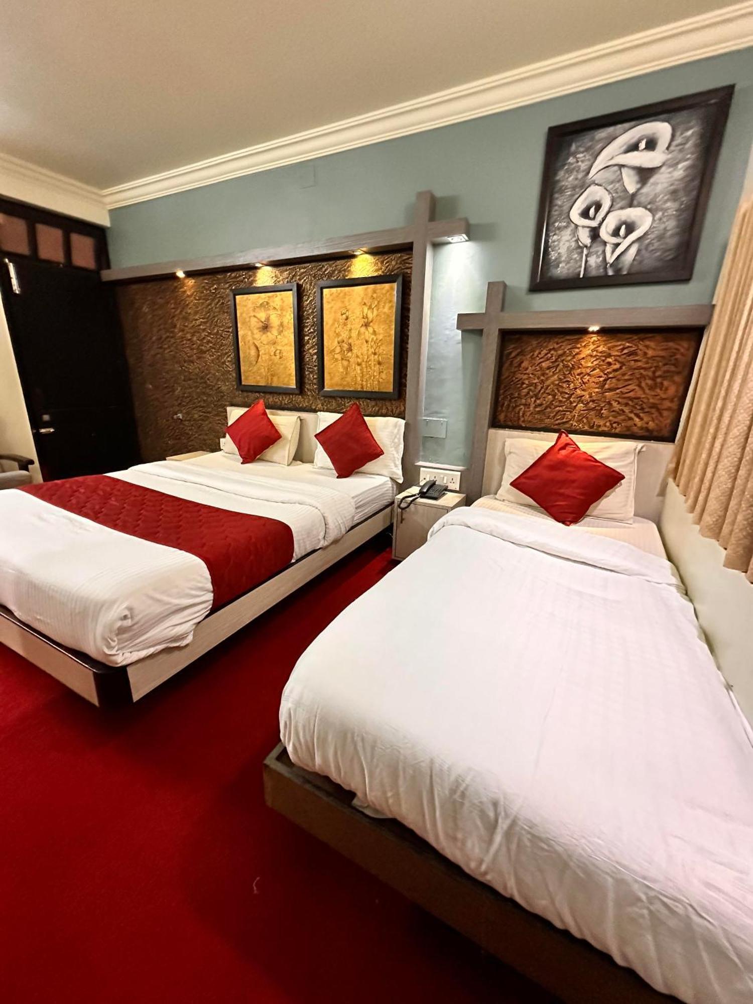 Hotel City Palace Ооти Екстериор снимка