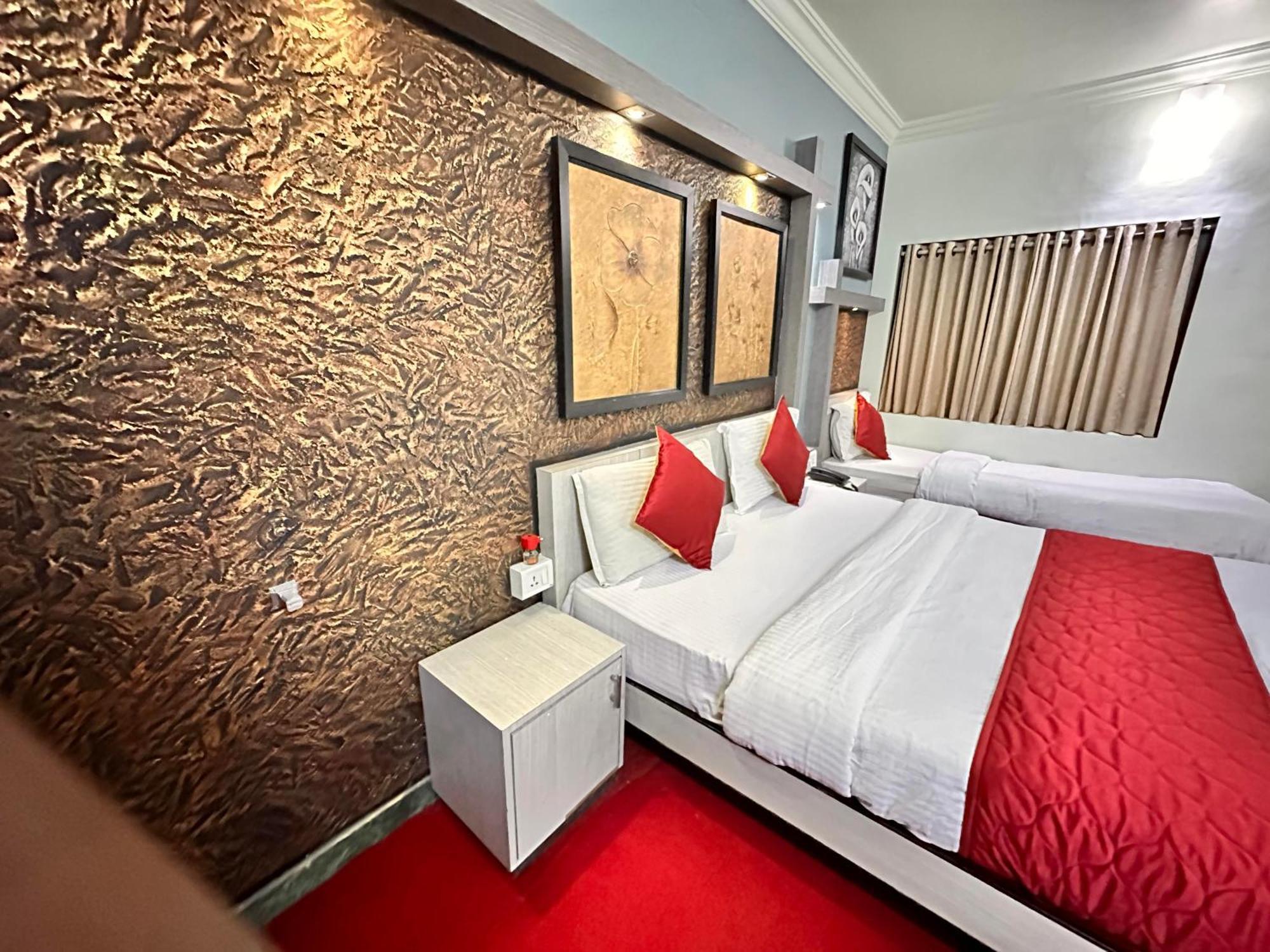 Hotel City Palace Ооти Екстериор снимка